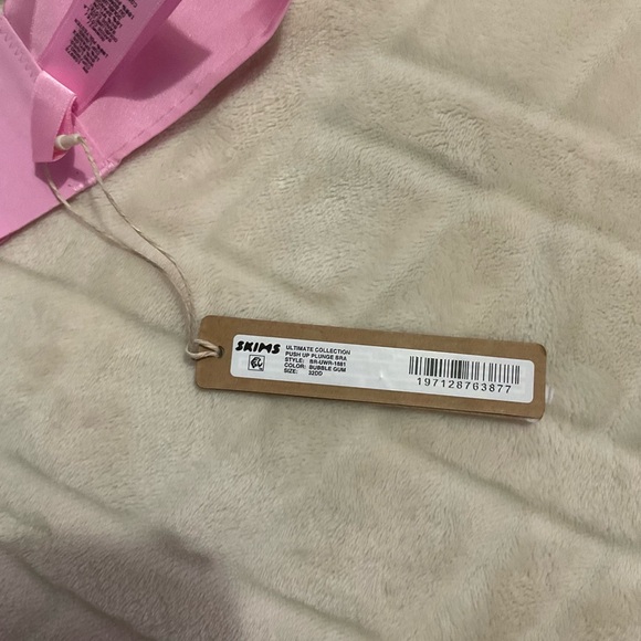 Skims Ultimate teardrop push-up bra🧸 - Picture 4 of 4